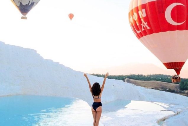 Plimbare cu balonul cu aer cald în Pamukkale